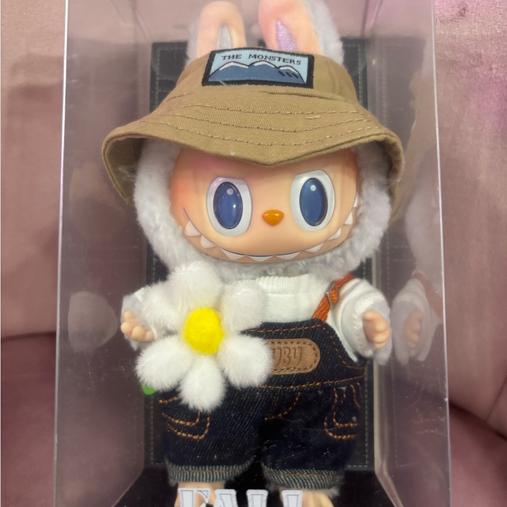Authentic Fall In Wild LABUBU